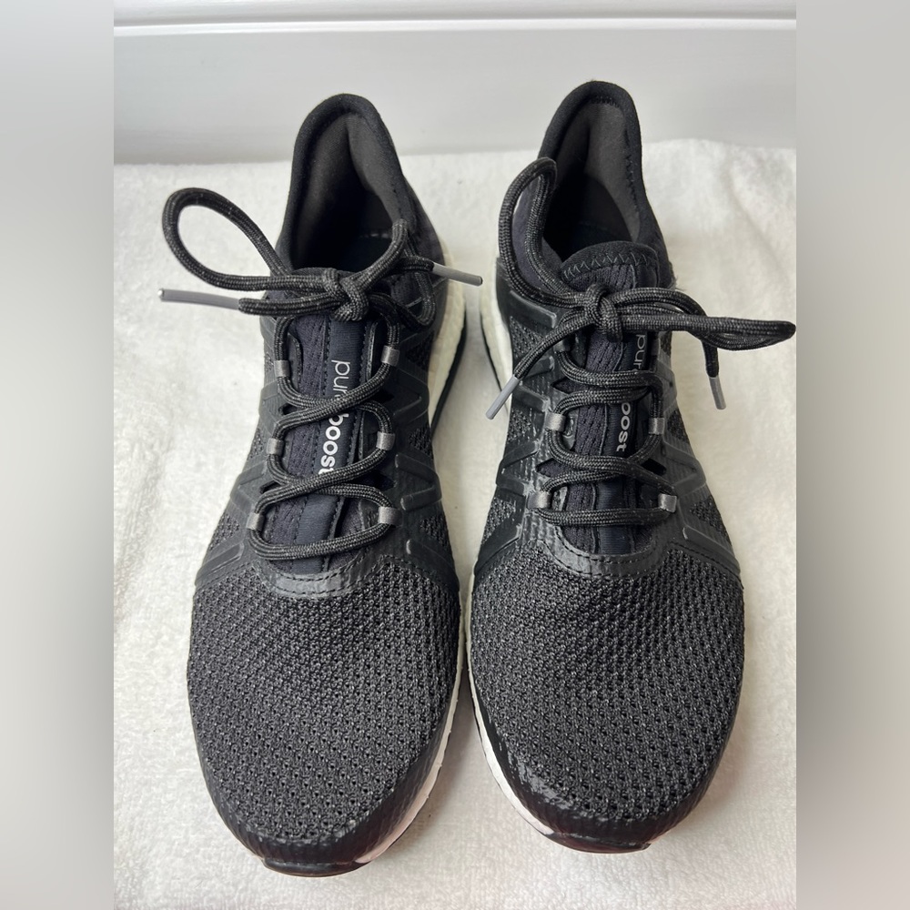 Adidas Pure Boost women’s size 8. New without tags , never worn.
